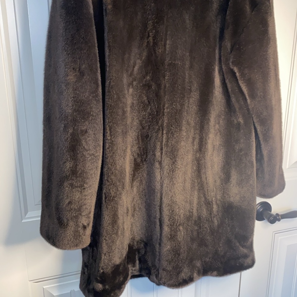 BCBG Maxazria Faux Fur Coat! Brand New! - Picture 6 of 6